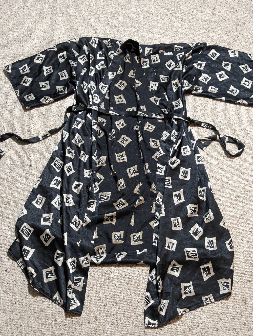 Black Kimono-Style Robe with Beige Geometric Print 80s